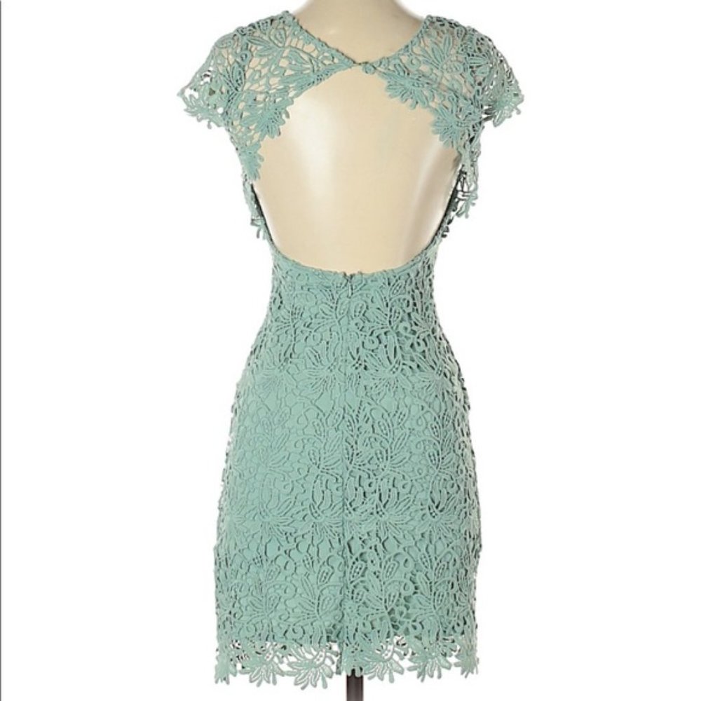 Lulu's Dress S - Picture 2 of 5